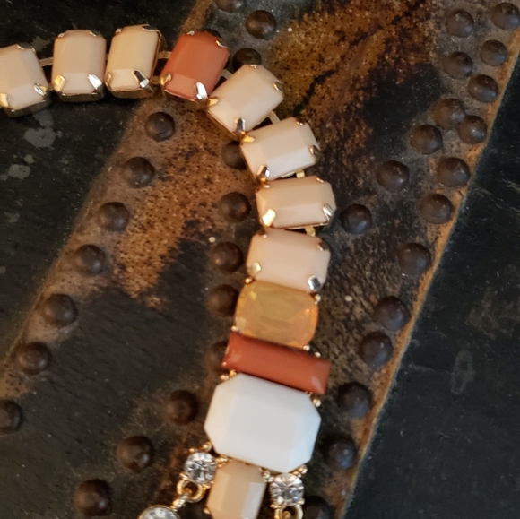 Fabulous Statement Piece Necklace - Picture 5 of 8